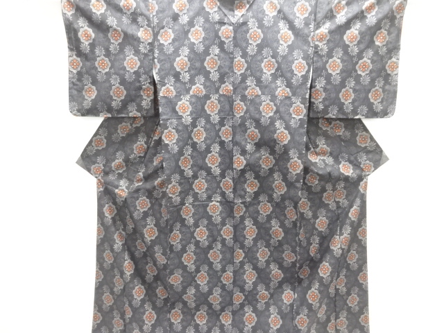 源氏車に華文織り出し本場村山大島紬着物